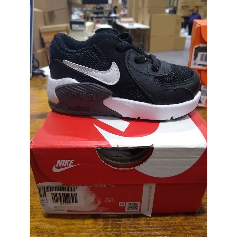 Nike Toddler Air Max Excee shoe in black CM 11